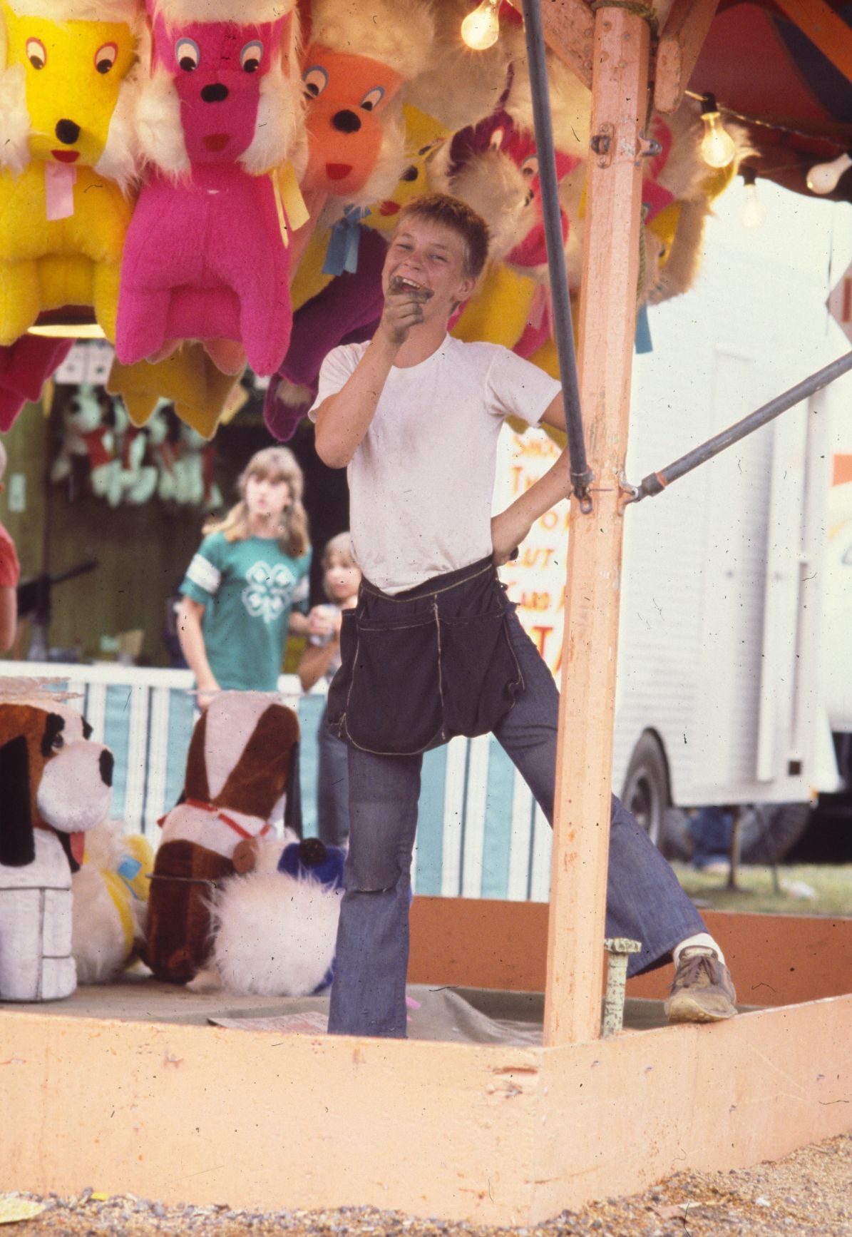 Carny prepares for fair